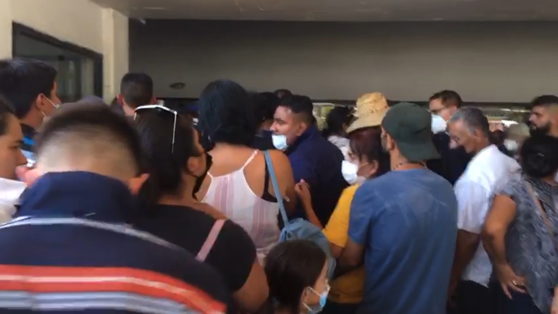 Pausan votaciones en casilla especial de central camionera de Hermosillo por pelea entre ciudadanas