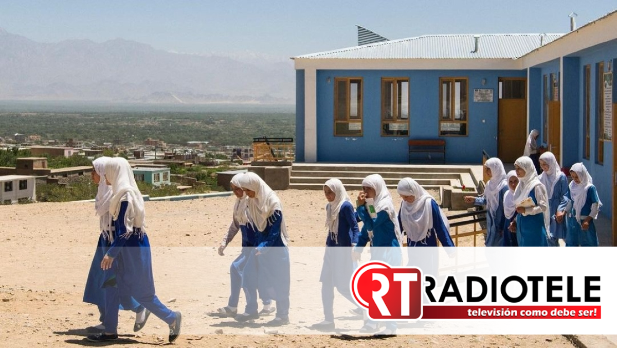 Niñas de Afganistan podrán asistir a la secundaria