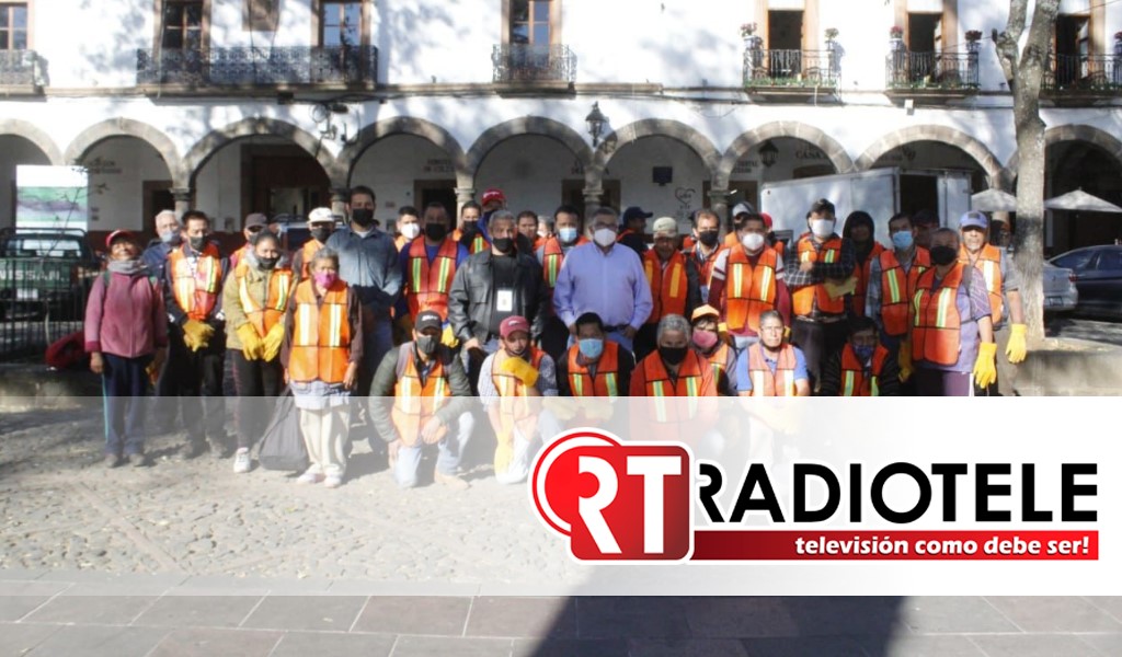 Entregó Gobierno de Pátzcuaro material de apoyo al personal de limpieza
