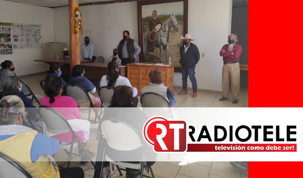 Atiende Julio Arreola peticiones de la comunidad de Tzurumútaro