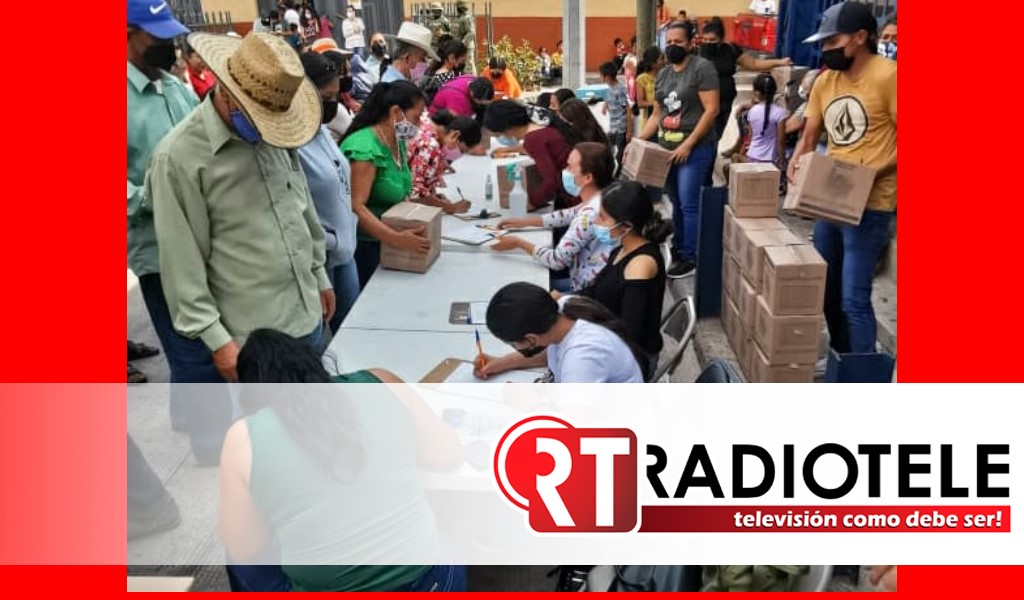 DIF Michoacán entrega más apoyos a familias marginadas en Aguililla