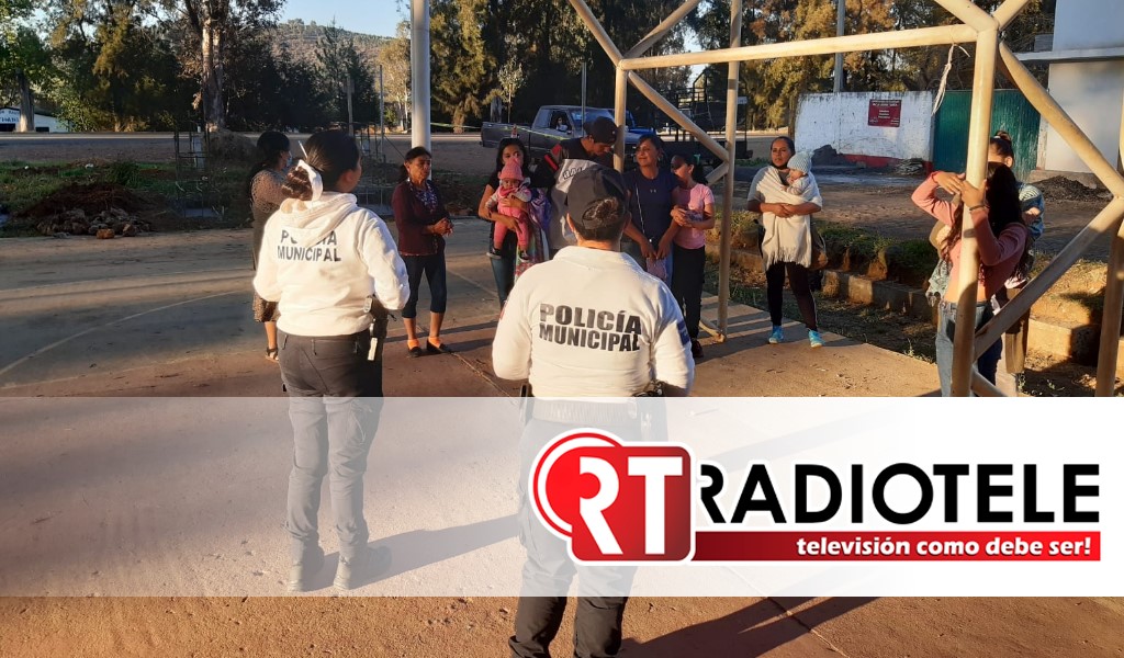 Policía de Pátzcuaro establecen agenda de trabajo con vecinos de la colonia Nueva
