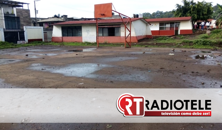Ayuntamiento de Tacámbaro sigue sin resolver demandas del sector educativo: Antorcha