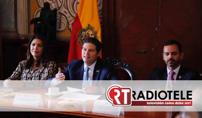 Alfonso Martínez presenta y entrega 1er. Informe de Gobierno
