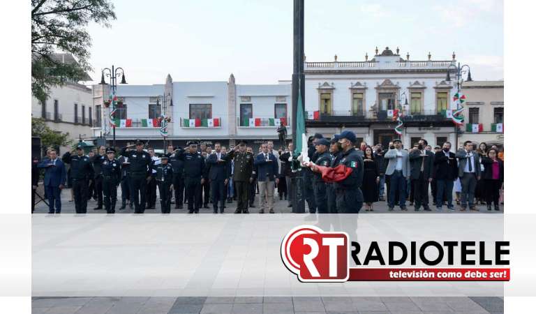 Foto nota                                                         Realiza Ayuntamiento izamiento de Bandera en Aniversario del Cambio de nombre de la Ciudad de Valladolid a Morelia