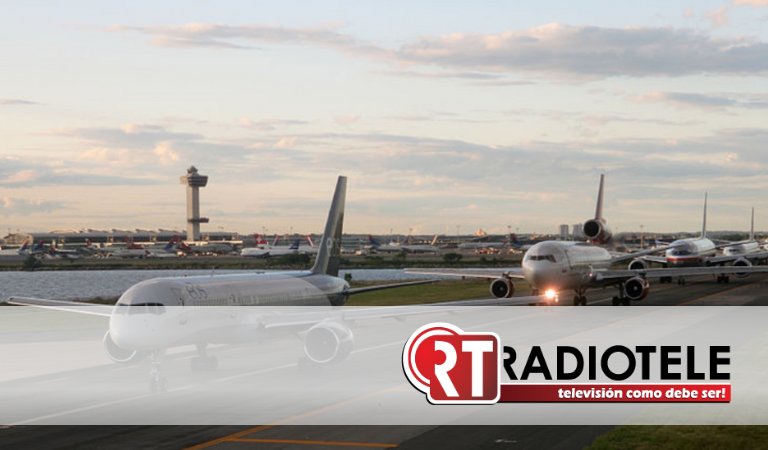 Aviones de JetBlue chocan en pista de aeropuerto de Nueva York; no hay heridos