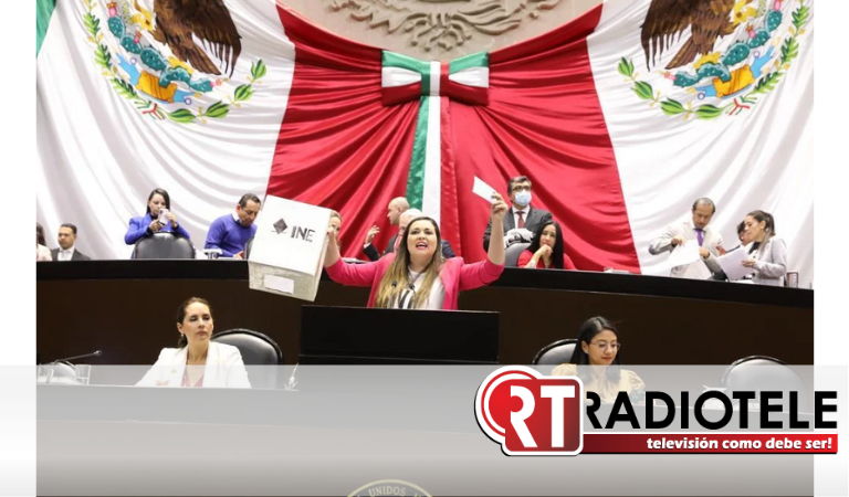 Aprueban en Comisión disminuir la edad para ser legislador, propuesta de las diputadas priistas Cynthia López y Karla Ayala
