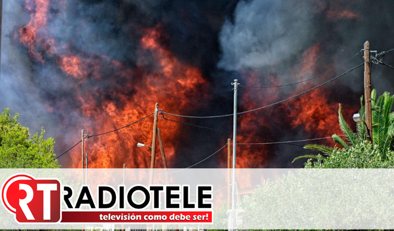 Huyen del fuego: 2 mil 500 personas evacuadas por incendios; improvisan campamento en aeropuerto de Rodas