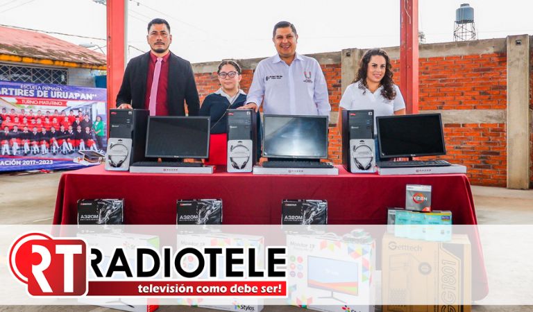 Entrega Nacho Campos tres aulas y computadoras por 1 millón 246 mil pesos en escuela Mártires de Uruapan