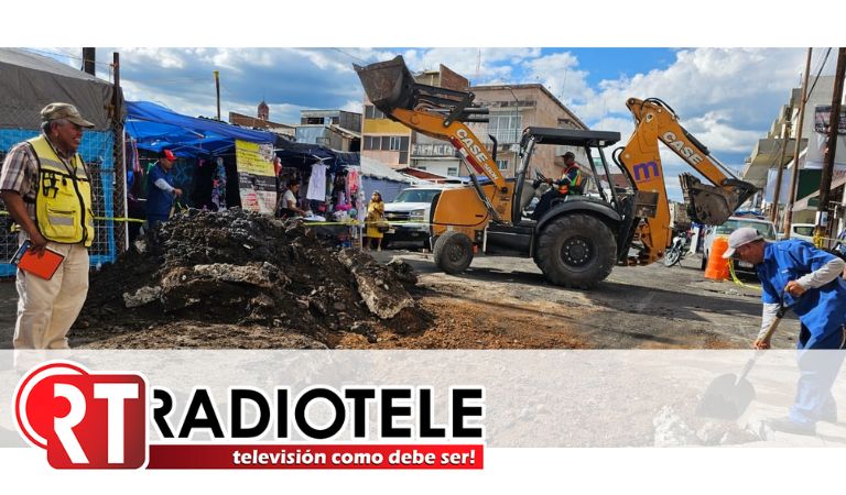 OOAPAS repara socavón sobre calle Vicente Santa María