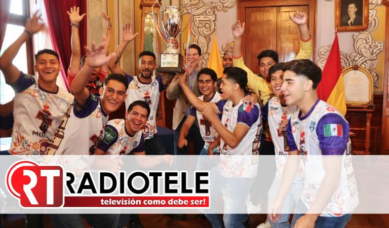 Reconoce Alfonso Martínez a jóvenes ganadores de la Copa IFA7 en Colombia