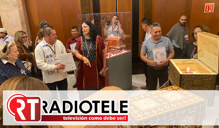 Reconoce alcalde Julio Arreola la creatividad del artesano, Alfonso Ponce por su participación en X Concurso Nacional de Patrimonio Artesanal 2023