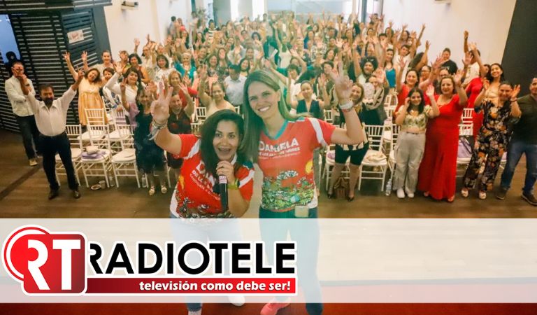 Daniela De Los Santos Celebra el Día del Maestro: Compromiso Firme con la Educación en el Distrito 17 