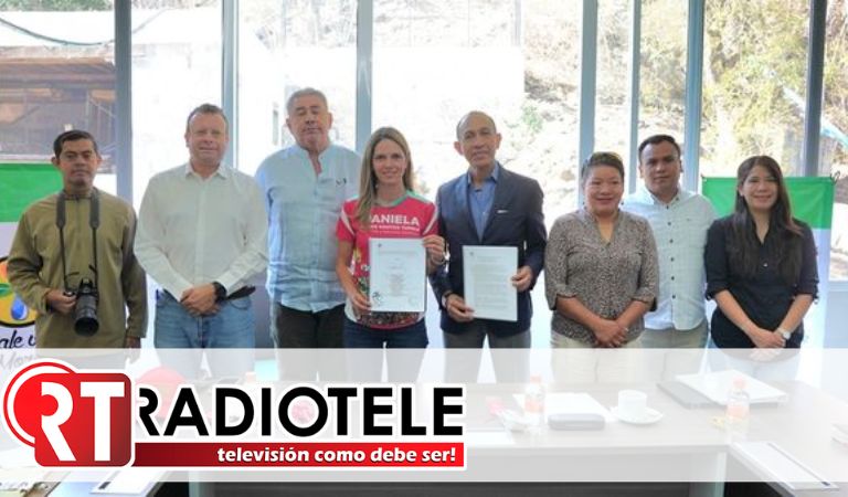 Daniela De Los Santos Firma Compromiso por el Medio Ambiente y el Agua en Morelia