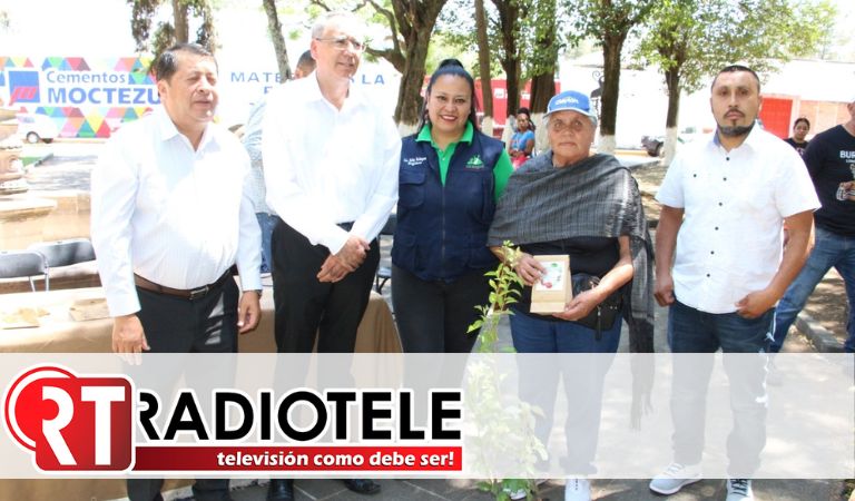 Entrega Ayuntamiento de Pátzcuaro arboles frutales a 300 familias del municipio