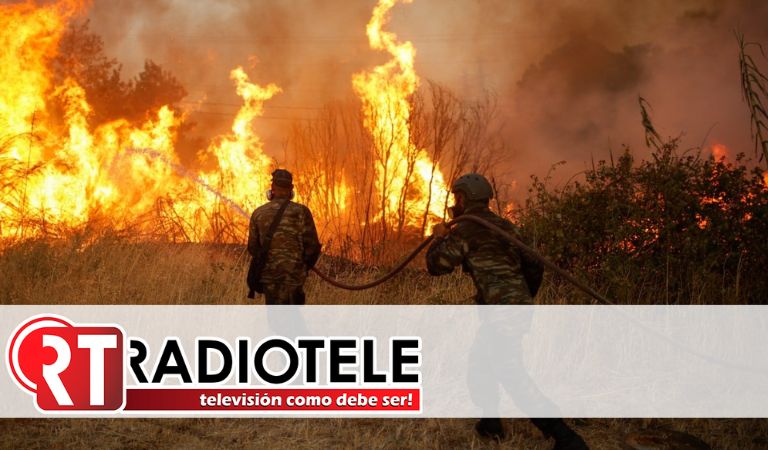 Bomberos en Grecia avanzan en lucha contra incendio forestal