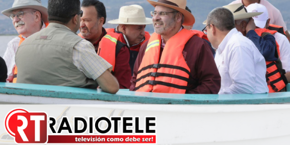 Más de 80 mil peces liberados en el lago de Pátzcuaro como parte del plan de conservación: Bedolla