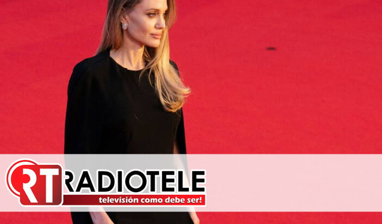 Angelina Jolie pisa firme con unos botines sorprendentes en la alfombra del Festival de Cine de Roma