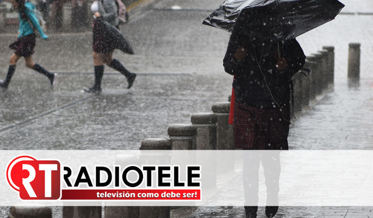 Alerta gris por lluvias: inundaciones, socavones y deslaves desquician a Veracruz