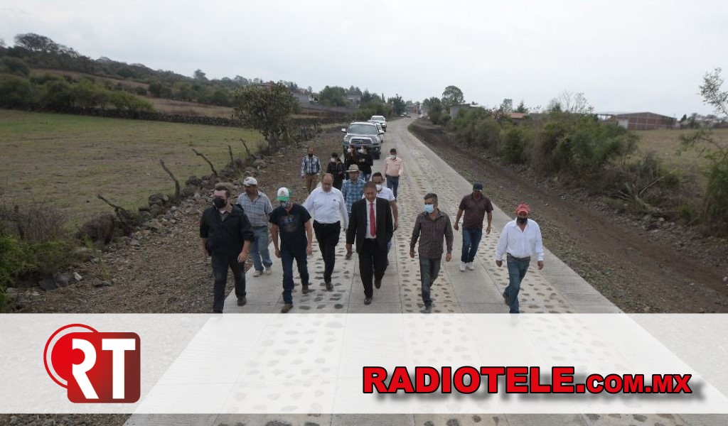 Humberto Arróniz supervisa avance en camino La Concepción-Cuto de la Esperanza