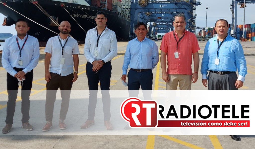 Visita titular de Sedeco empresas en el puerto Lázaro Cárdenas