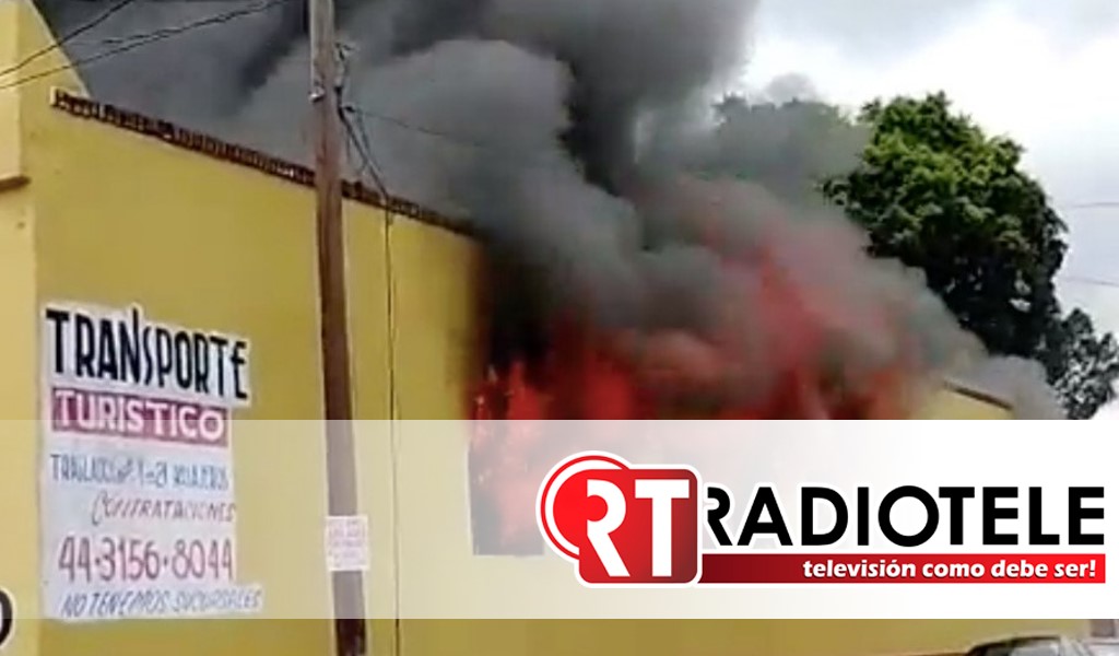 Incendian oficinas de la CNTE en Morelia