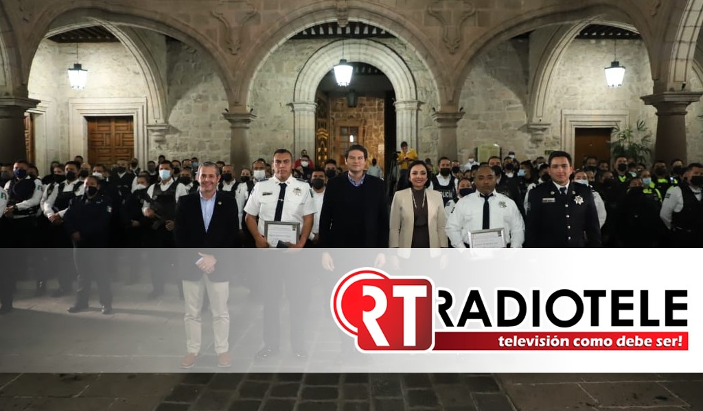 Condecora Alfonso Martínez a agentes de la Policía Morelia que salvaron la vida a niños