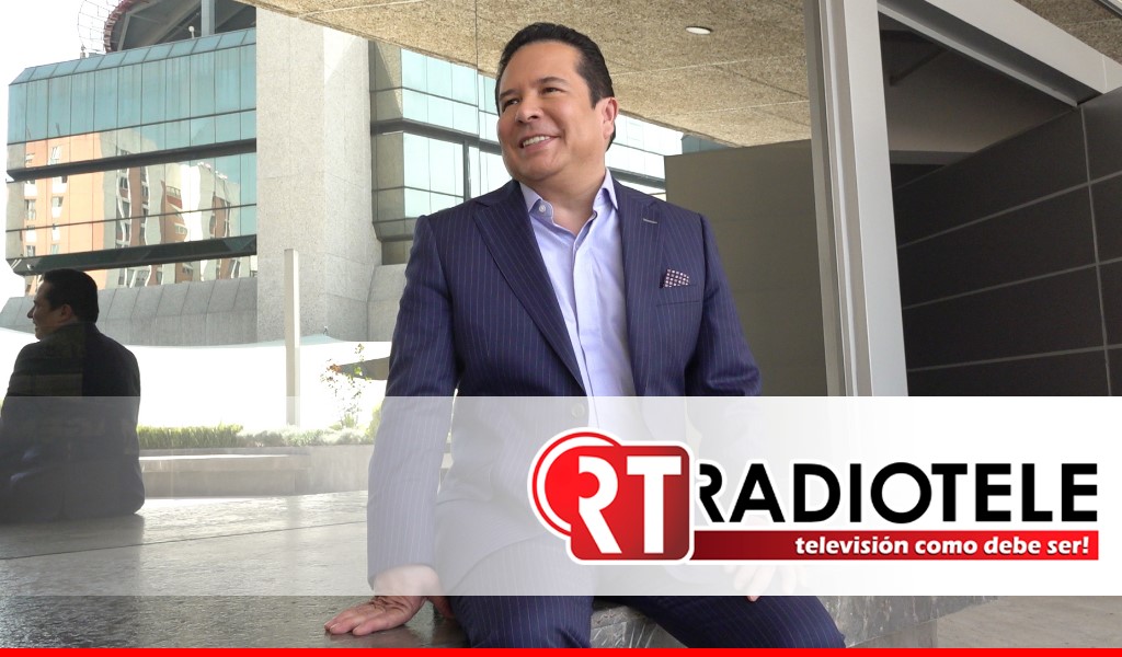 Gustavo Adolfo Infante se contagia de covid tras viaje a Cancún