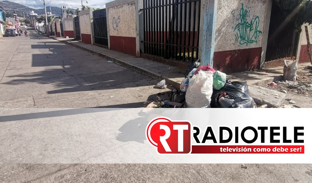Colonos de Tacámbaro, piden al Ayuntamiento resolver problema de recolección de basura