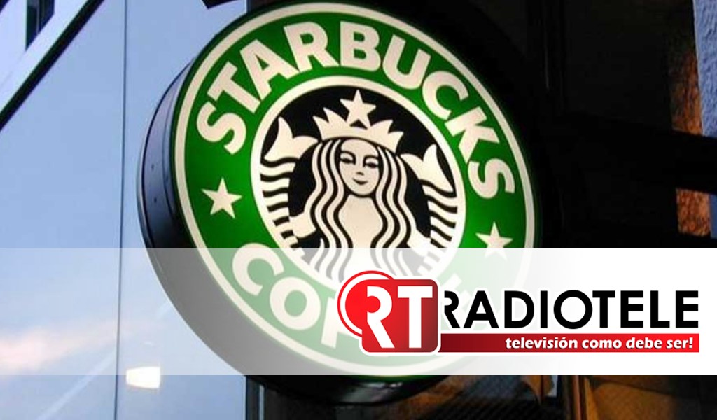 Una empleada de Starbucks sospecha que una adolescente está en peligro y le deja una nota en un vaso ofreciéndole ayuda