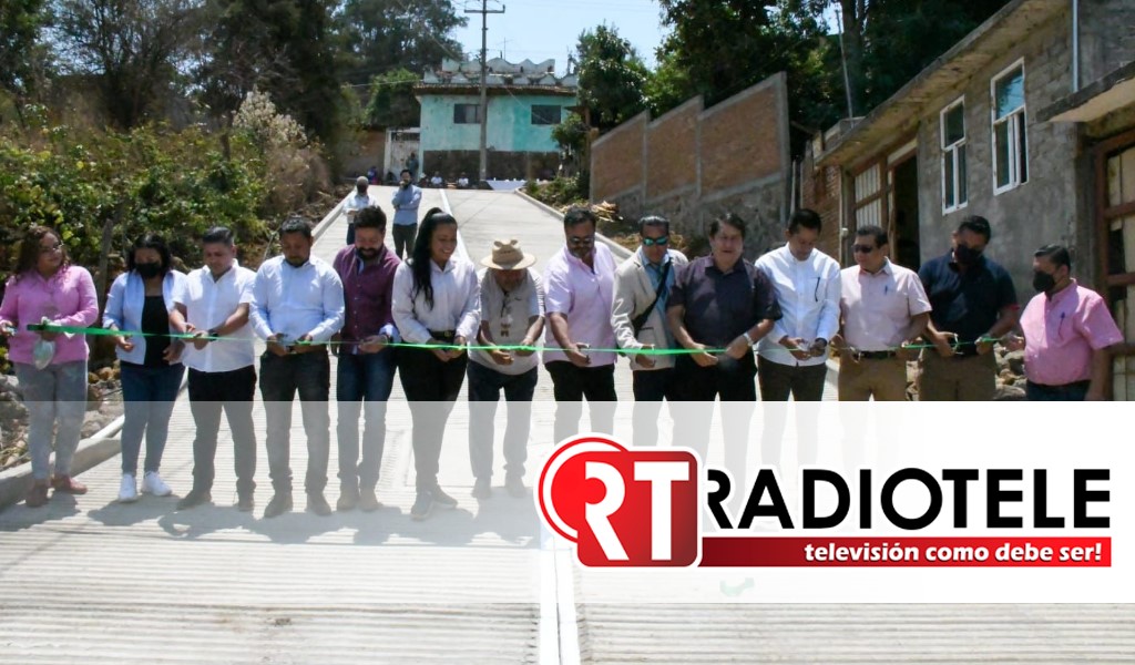 Inaugura Julio Arreola 3 obras de pavimentación, drenaje y agua potable en Pátzcuaro