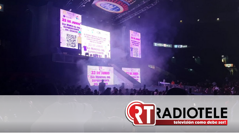 Más de 5 mil personas rinden homenaje a supervivientes de cáncer desde el ring de la Arena México