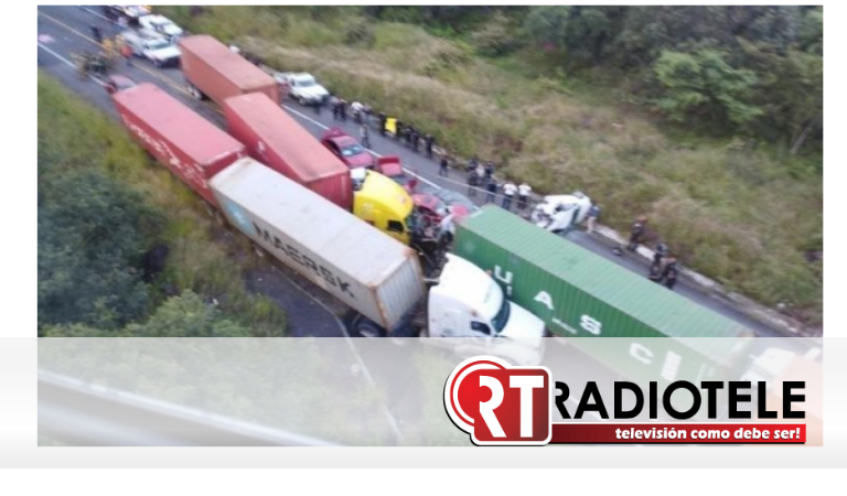 Guarda Senado minuto de silencio en memoria de víctimas de accidente en autopista Siglo XXI