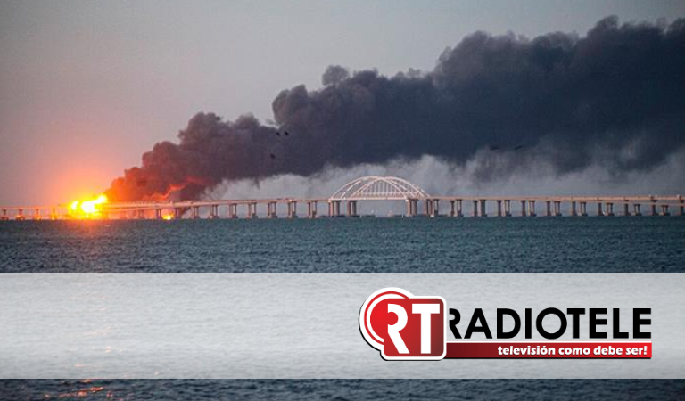 Una explosión afectó a un puente clave que une Crimea con Rusia
