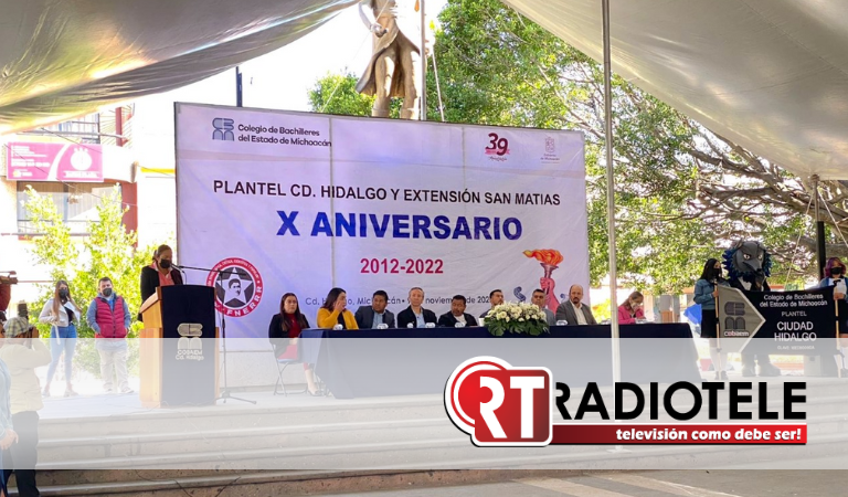 Miembros del Cobaem #90 de Ciudad Hidalgo festejan su décimo aniversario