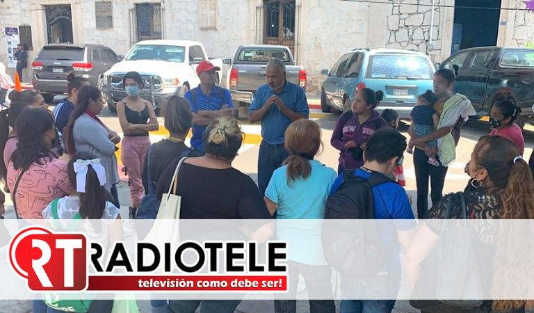 Entregan habitantes de Tarímbaro pliego petitorio a autoridades municipales