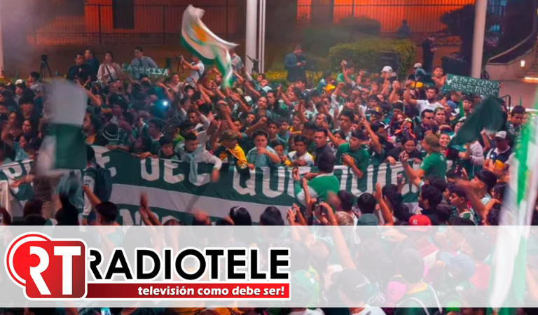 Aficionados del León le llevan serenata a su club previo a la Final de Concachampions