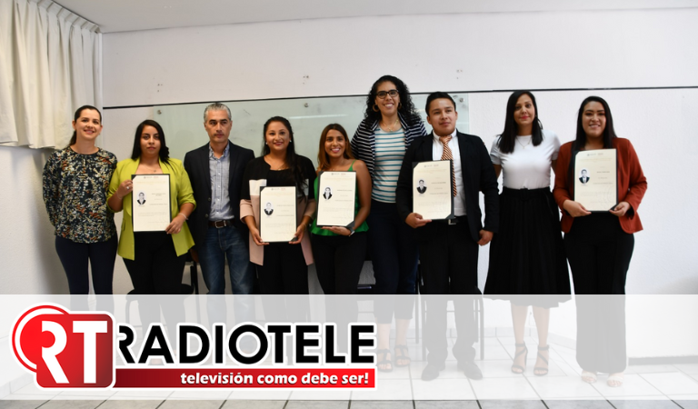 Celebra DIF Michoacán titulación de egresados de la licenciatura en Terapia Física