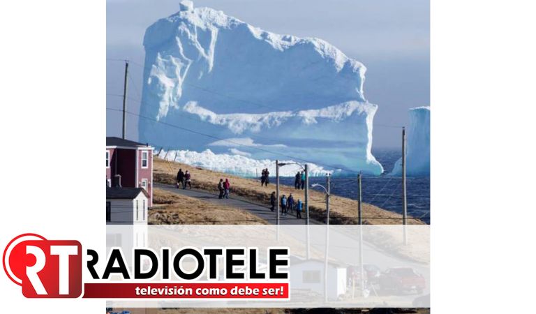 Asombra enorme iceberg “estacionado” en costas de Canadá