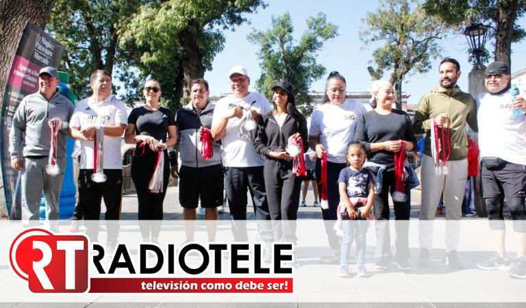 Celebran el Día del Empleado Municipal con una Carrera por la Paz en Pátzcuaro