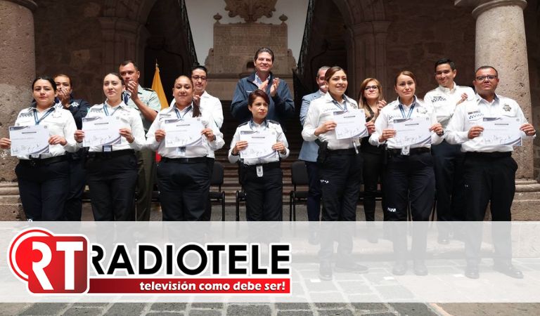 Policía Nacional de Colombia certifica a 36 policías de Morelia en Construcción de la Paz