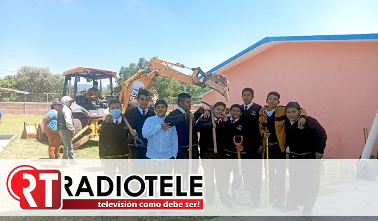 Inicia mejoramiento de la infraestructura educativa en primaria de Ario de Rayón