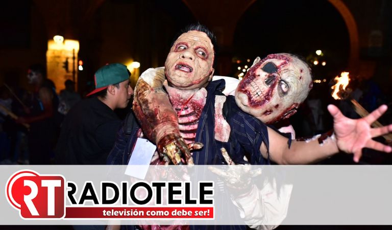 Oleada Zombie invadió la avenida Madero