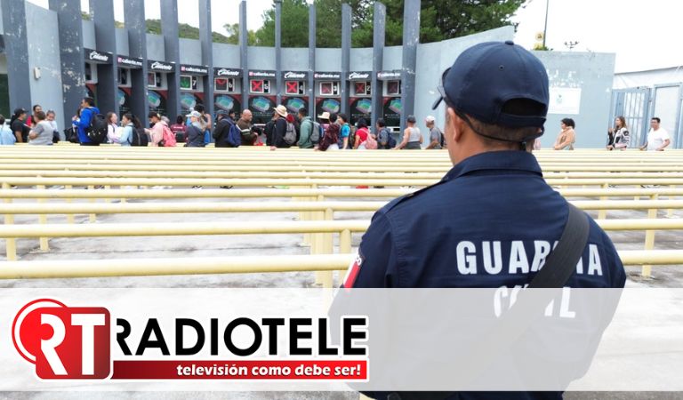 Presencia de la Guardia Civil en el Morelos, para la entrega de boletos