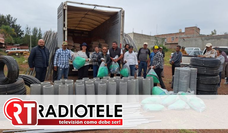 Sader entrega paquetes para armar biodigestores a productores de 12 municipios  