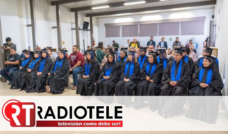 En Un Hecho Histórico En Michoacán, 16 Personas Sordas Concluyen Su Educación Básica