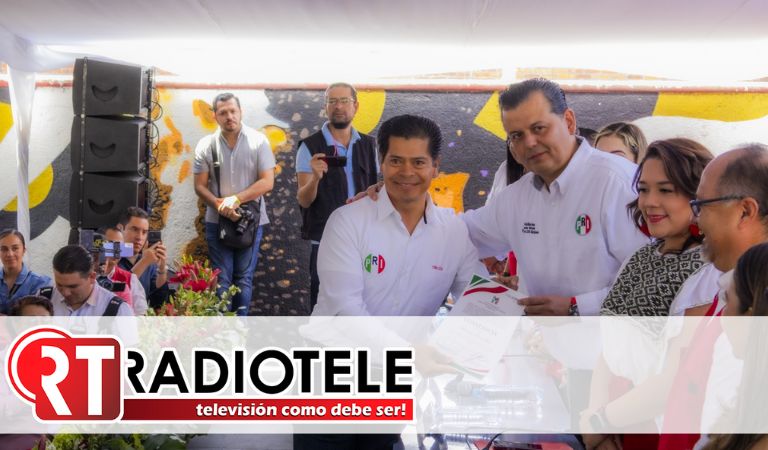 Toño Sosa recibe constancia como candidato del PRI a diputado local en Tarímbaro 