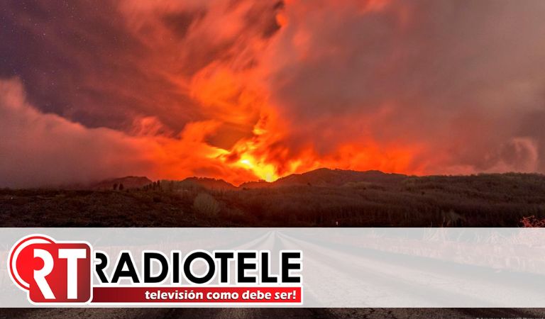 Volcán Etna entra en erupción, reportan cierre parcial de aeropuertos