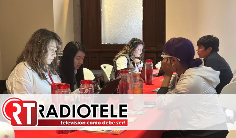 Infonavit atiende a periodistas en Palacio Nacional