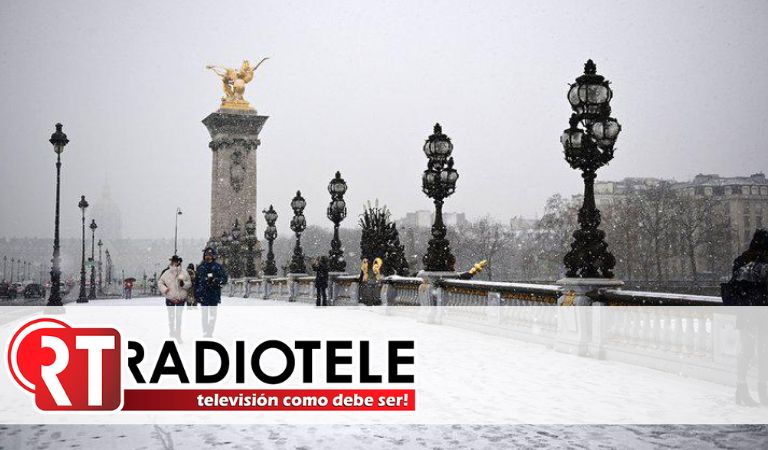 París se pinta de blanco antes del invierno